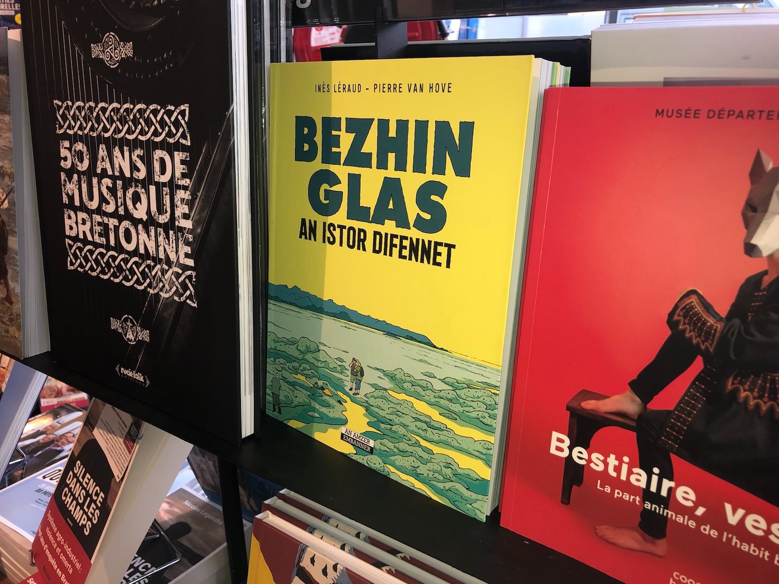 239018 - Splann ! BD Bezhin glas an istor difennet Inès Léraud et Pierre van Hove en librairie