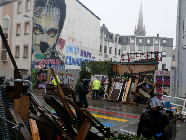 Opération policière contre la salle de l'Avenir place Guérin à Brest le 28 juillet 2023