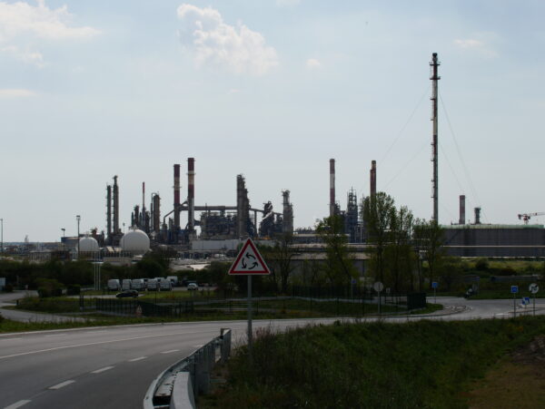 Le site de Donges cumule plus de 32.000 km de canalisations, une partie souffre de problèmes de corrosion et de fuites. Crédits Samy Archimède