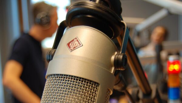 Glané pour vous en octobre 2024 : les radios associatives en danger