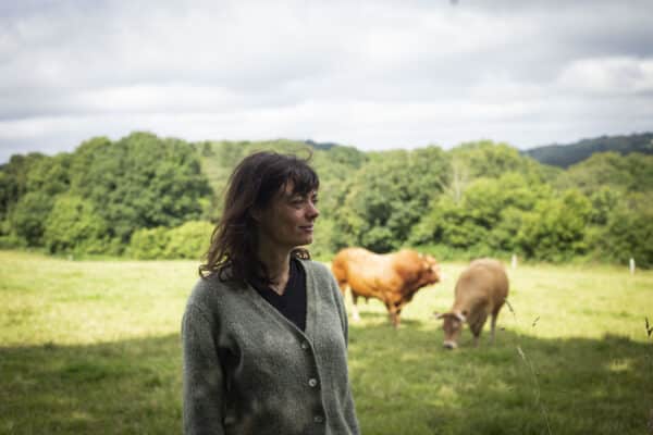 Inès Léraud : « Spontus pegen don eo ar c’hleizennoù a chom c’hoazh hiriv an deiz e memor an dud a gaoz d’an adlodennañ.»