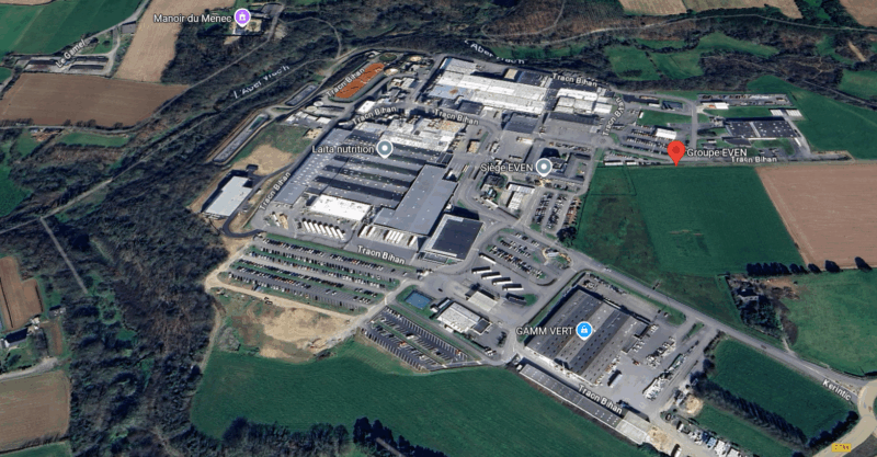 Le site d'Even lait industrie a été construit le long de la rivière de l'Aber Wrac'h, à Ploudaniel. Crédits : Google Maps