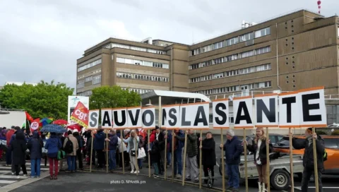 240418 Marche Pour L'accès Aux Soins Hôpital Saint Malo 01 Crédit D DPAntik Pm (1920x1080)