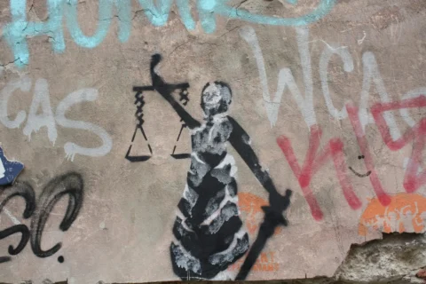 200829 Graffiti Allégorie Justice Crédit Dominika Dela Licence Unsplash