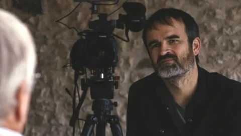 Après avoir écrit Silence dans les champs, Nicolas Legendre signe le documentaire Violence dans les champs. @Vivement lundi !