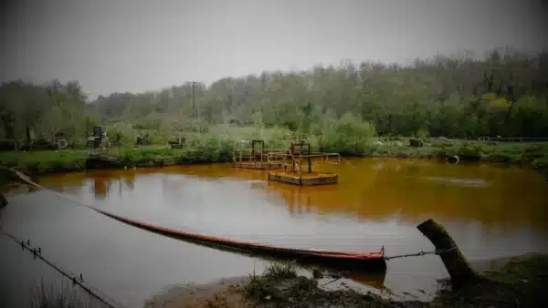 [Info « Splann ! »] Nouvelle pollution de la mine Imerys à Glomel : 15 millions de litres d’effluents acides dans le ruisseau