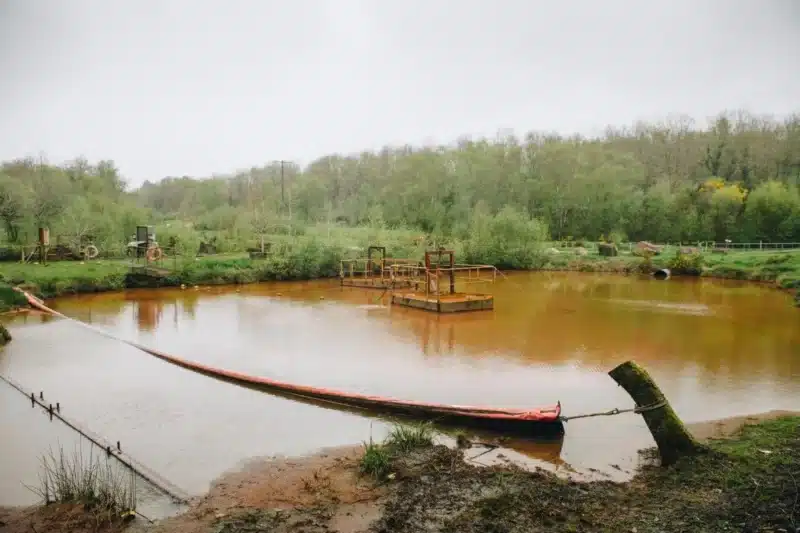 Ces effluents sont susceptibles de contenir d’autres contaminants, notamment du nickel, cobalt, arsenic et cadmium.