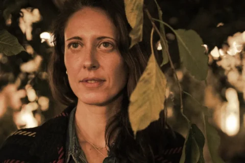 Ancienne de la finance, devenue maraîchère bio, Hélène Grosbois est aujourd'hui la présidente de l'ONG Chemical Interests.