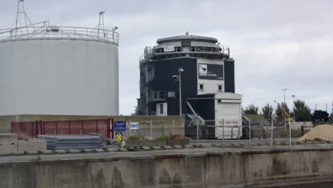 261012 - Cadmium Saint-Malo Trémie dépoussiérée sur le port Crédit Haude-Marie Thomas
